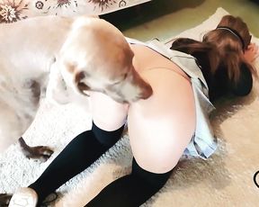 Дочка занимается зоо сексом с собакой у себя в комнате. Kitty zoo sex